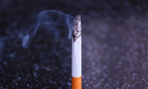Comment faire disparaître l’odeur de fumée de votre voiture